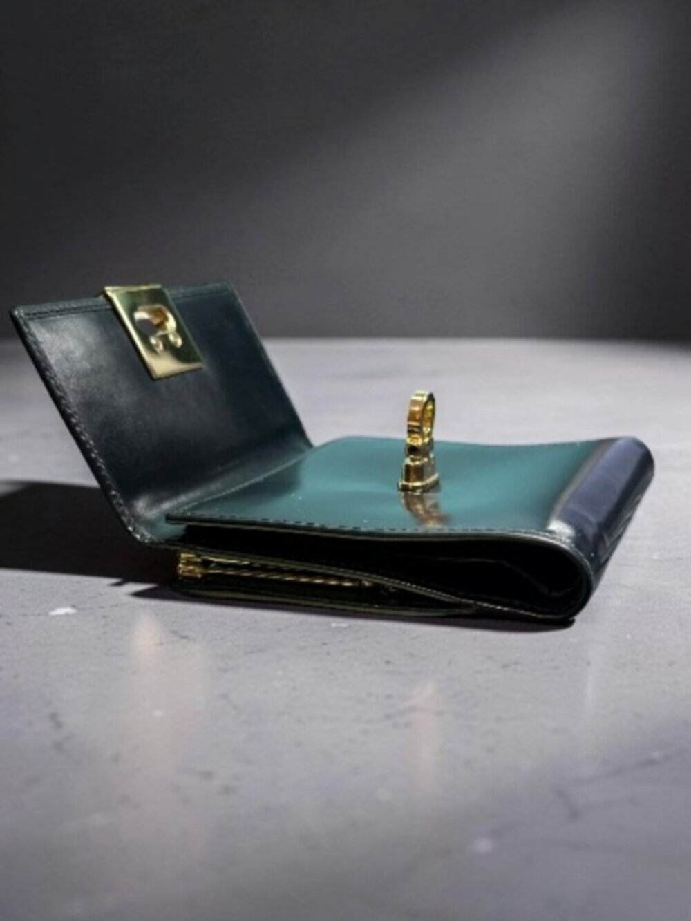 SALVATORE FERRAGAMO Gancini Mini Tri Fold Smooth Leather Wallet Black - Picture 4 of 16